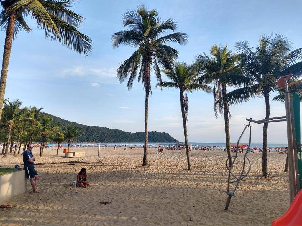 Apto Canto Do Forte - Praia Grande - Local Privilegiado - 100 Metros Da Praia - Internet Inclusa Luaran gambar